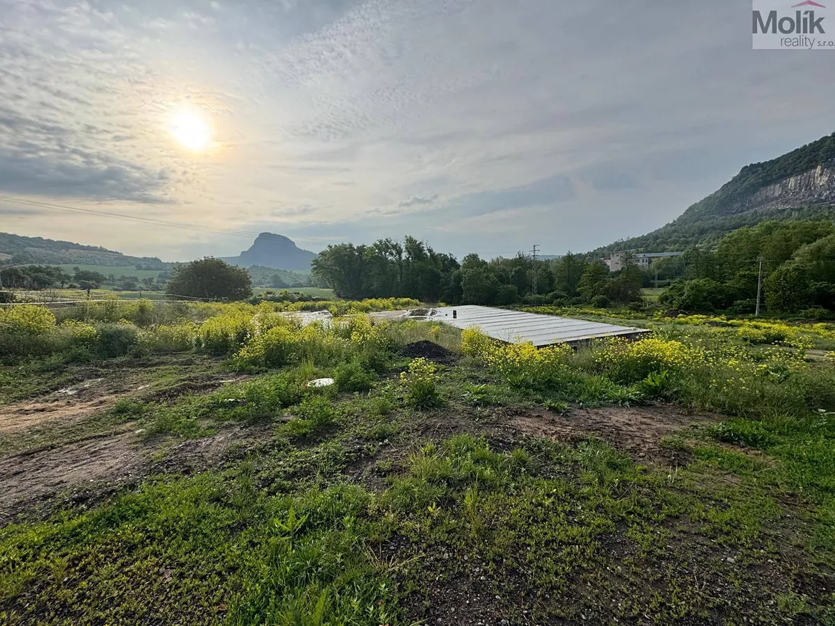 Prodej stavebního pozemku 1842 m²